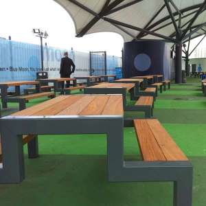 Projecten | Picknicktafels voor FC Manchester City | image #1 | picknickset straatmeubilair buitenbank zitbank picknickset FalcoBloc Manchester United